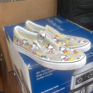 Mickey Mouse vans SZ 11 great condition